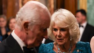 König Charles besucht überraschend Papst Franziskus