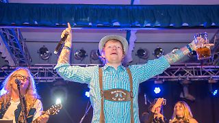 Ed Sheeran hat eine eigene Kneipe im Garten