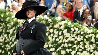 Rihannas Babybauch zieht bei Met Gala alle Blicke auf sich