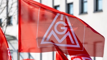 Kfz-Tarifstreit: Erster Abschluss in Niedersachsen - mehr Geld und zusätzliche Freitage