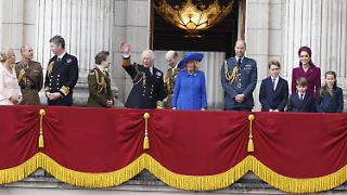 Britische Royals zeigen sich auf dem Palast-Balkon