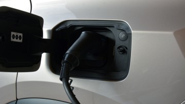 Deutscher E-Auto-Markt: VW dominiert, Tesla fällt aus Top Ten