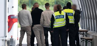 „Asyl-Wende“ oder Täuschungsmanöver? Der Streit über den neuen Migrationskurs der Regierung
