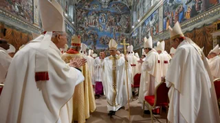 Neuer Papst lässt Chefposten vorläufig unverändert