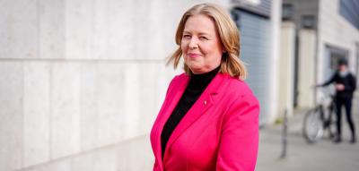 Bas will Beamte, Abgeordnete und Selbstständige zur Kasse bitten