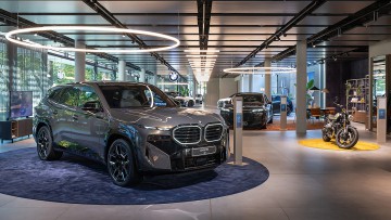 BMW-Niederlassung setzt auf innovatives Lichtkonzept: München leuchtet