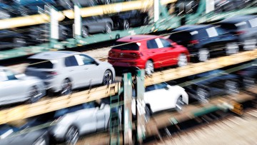 Automarkt im April: Eigenzulassungen puffern Flottenverluste ab