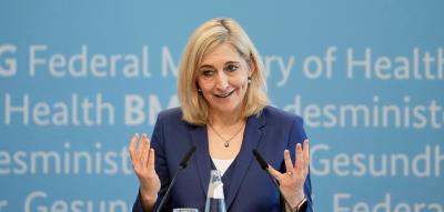 „Erster Warnschuss“ – Bund zieht 800-Millionen-Euro-Spritze für Krankenkassen vor