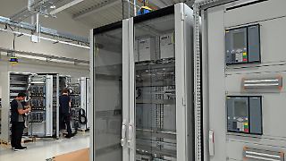 Siemens steigert Gewinn im zweiten Quartal deutlich
