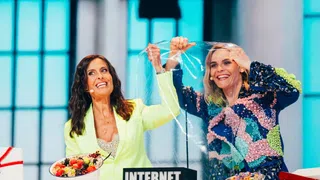 «Made in Switzerland»: Sandra Studer und Hazel Brugger viral