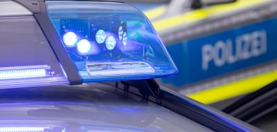 Messerstich in den Hals – Polizist in Berlin durch Angriff schwer verletzt