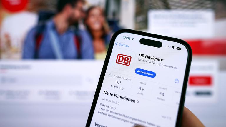 Datenschützer verklagen Bahn wegen DB Navigator App
