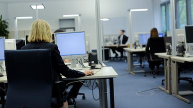 Viele Beschäftigte erleben sexuelle Belästigung