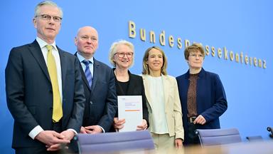 Wirtschaftsweise senken Wachstumsprognose auf 0,0 Prozent
