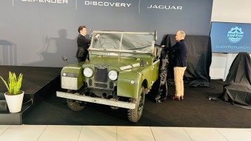 Grand Opening in München: Emil Frey übernimmt JLR-Leuchtturm offiziell