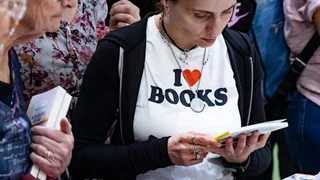 Käppi und Shirts für Leseratten: Wer trägt das und warum?