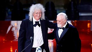 Queen erhalten Ehrenpreis von König Carl Gustaf