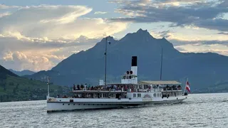 «Schiller» dampft mit Goethe über den Vierwaldstättersee