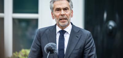 Bruch der Regierung – Niederländischer Ministerpräsident kündigt Neuwahlen an