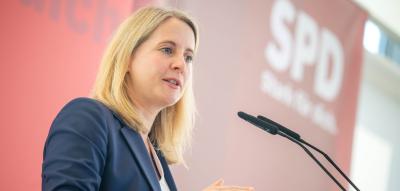 „Sehr ambitioniertes Ziel“ – Bauministerin will Baukosten halbieren