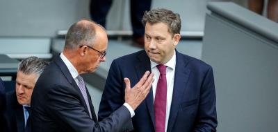 Klingbeil distanziert sich von Merz’ „Drecksarbeit“-Aussage