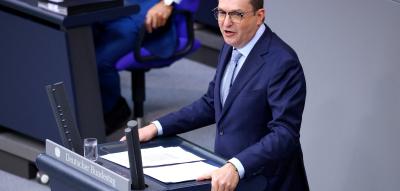 Bundestag stimmt für Aussetzung des Familiennachzugs