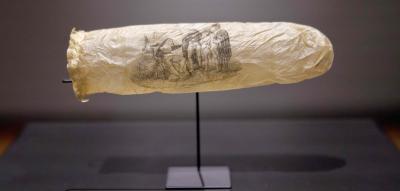Bei wem ein historisches Kondom zu großer Erregung führt