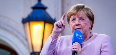 „Man kann deswegen doch nicht ein Fremdenhasser werden“, sagt Merkel über ihre Migrationspolitik