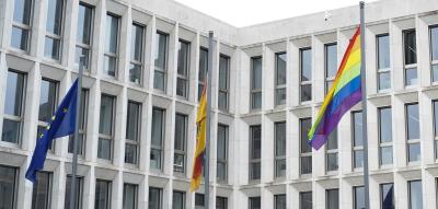Bundesinnenministerium will Regenbogenflagge nur einmal im Jahr hissen