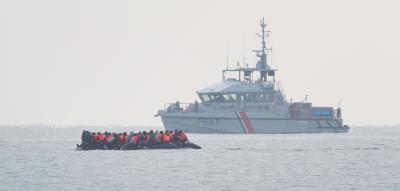 Fast 20.000 Migranten überqueren Ärmelkanal – London will Boote zurück nach Frankreich schicken
