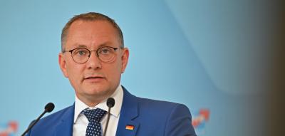 AfD-Chef Chrupalla berichtet von Gesprächen mit BSW – deutliche Kritik von Reichinnek