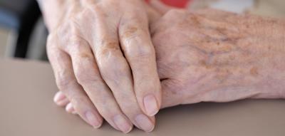 Arbeitgeber schlagen radikale Reform der Pflegeversicherung vor