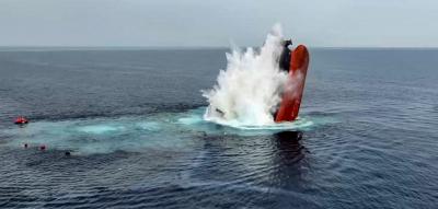 Huthis versenken erneut Frachtschiff, sollen Crew-Mitglieder entführt haben
