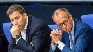 Wegen Streit um SPD-Kandidatin: Koalition verschiebt Wahl von Verfassungsrichtern