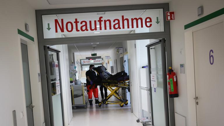 Härtere Strafen für Angriffe auf Personal gefordert