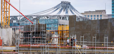 Zwölf Monate später, 160 Millionen Euro teurer