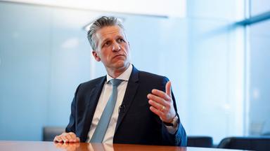 Frei gegen dauerhaft mehr Schulden