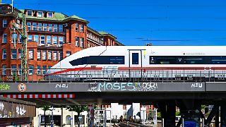 Bahn verbessert sich und fährt dennoch Millionenverlust ein