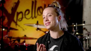 Mik Dean von Expellow: Eine Frau mischt die Metal-Szene auf