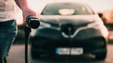 HUK Coburg: Private E-Autokäufe legen stark zu