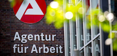 Zahl der Arbeitslosen steigt im Juli auf fast drei Millionen