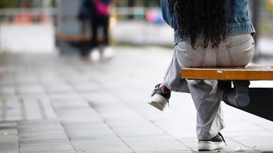 Deutsche sitzen im Schnitt zehn Stunden am Tag