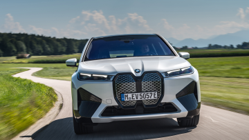Stromer-Welle hält an: Fast jedes fünfte neue Auto im Juli elektrisch