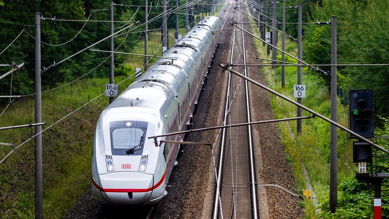 Wie kann die Bahn wieder pünktlicher werden?