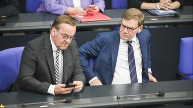 Wadephul stellt sich gegen Pistorius' Wehrdienst-Pläne
