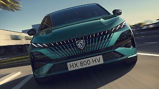 Peugeot 308 kommt geliftet und mit größerer Reichweite