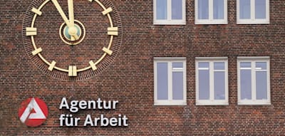 Zahl der Arbeitslosen übersteigt erstmals seit zehn Jahren Drei-Millionen-Marke