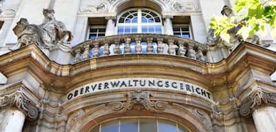 Gerichtsbeschluss im Visa-Streit – Aussetzung von Aufnahmeverfahren war rechtmäßig