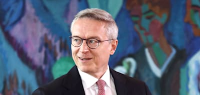Vorschriften streichen, Jobs weg – Wildberger verlangt „spürbaren“ Bürokratieabbau in 960 Behörden