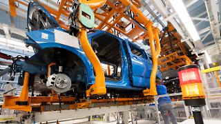 Industriebetriebe erhalten im Juli weniger Aufträge
